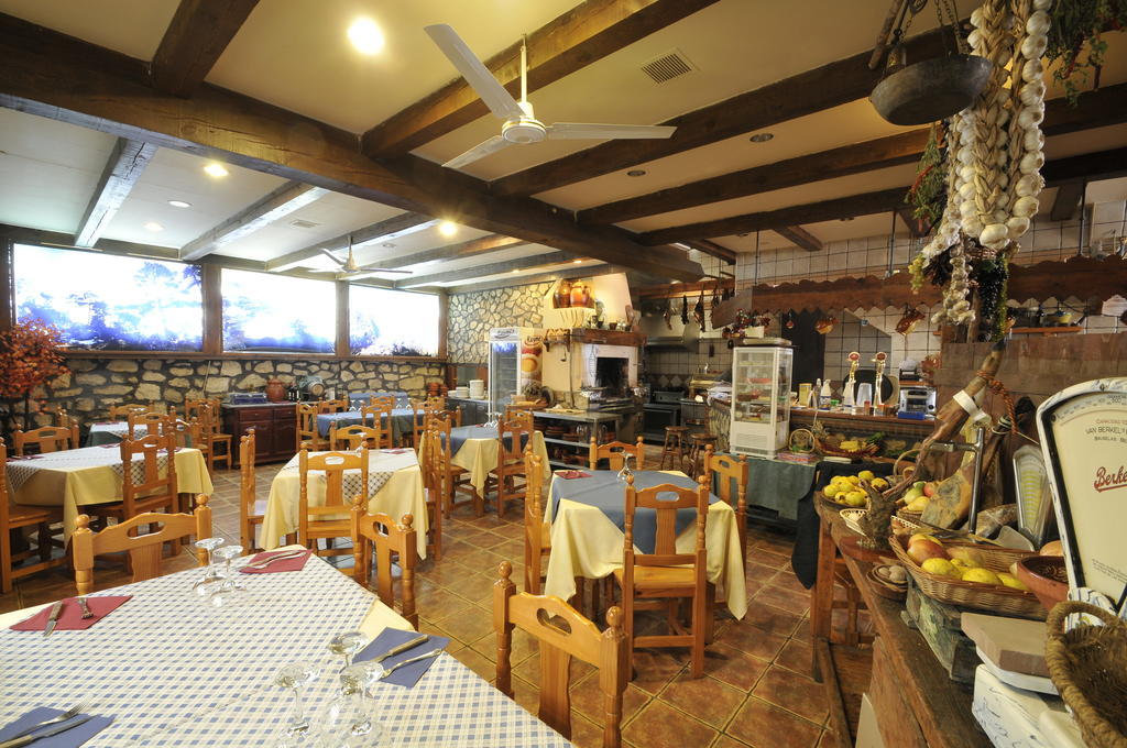 Hospedaje Rural Casa Parri Poveda de la Sierra Luaran gambar